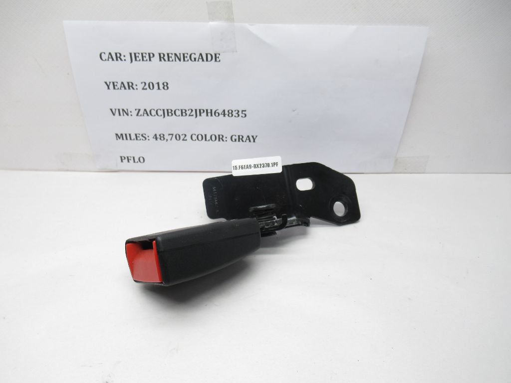 2018-2023 Jeep Renegade Rear Center Seatbelt Buckle 34174907 OEM