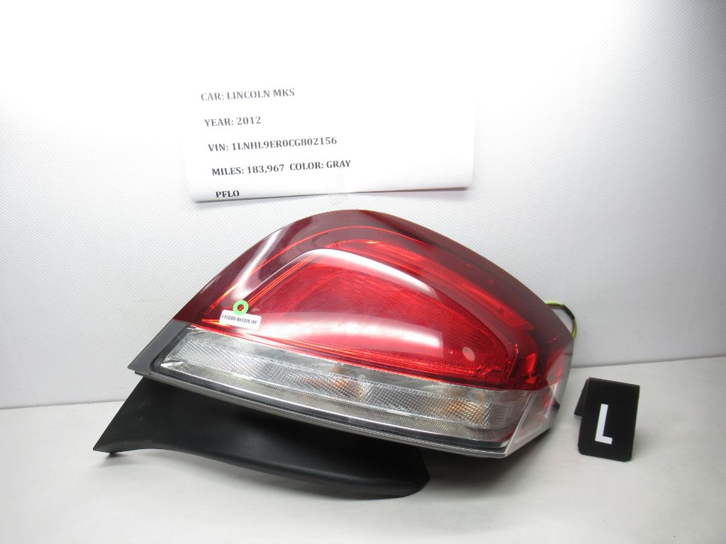 2009-2012 Lincoln MKS Left Tail Light 076794-16A OEM