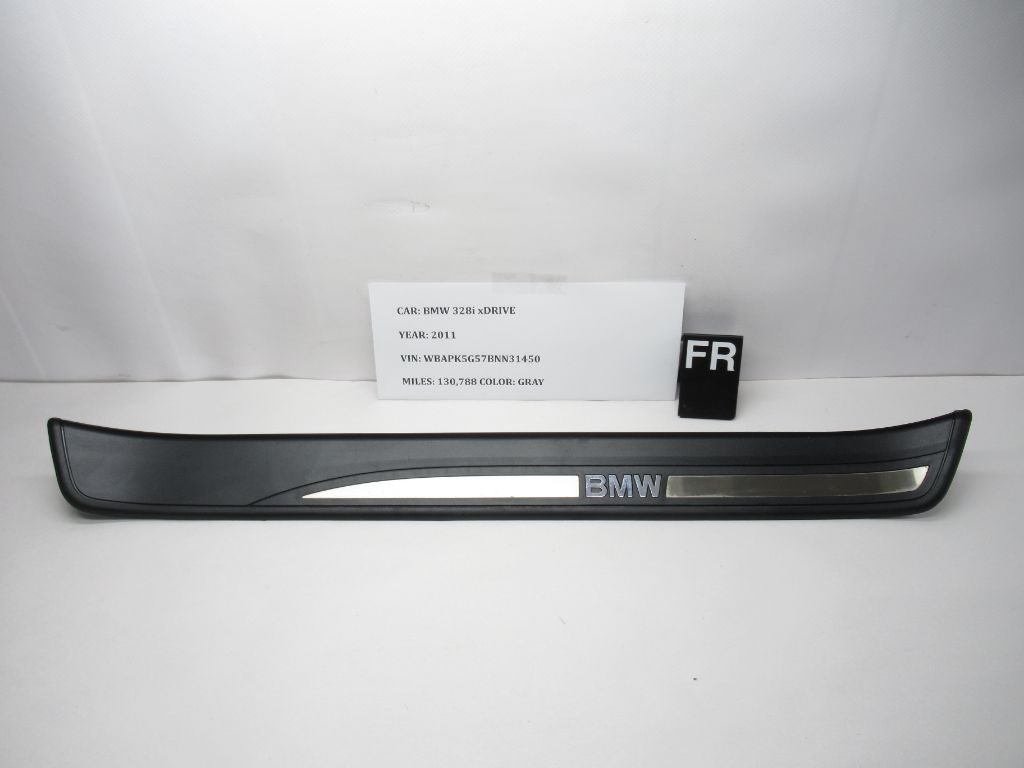 2009-2011 BMW 328i XDRIVE Front Right Side Door Sill Scuff Plate 51477060280 OEM