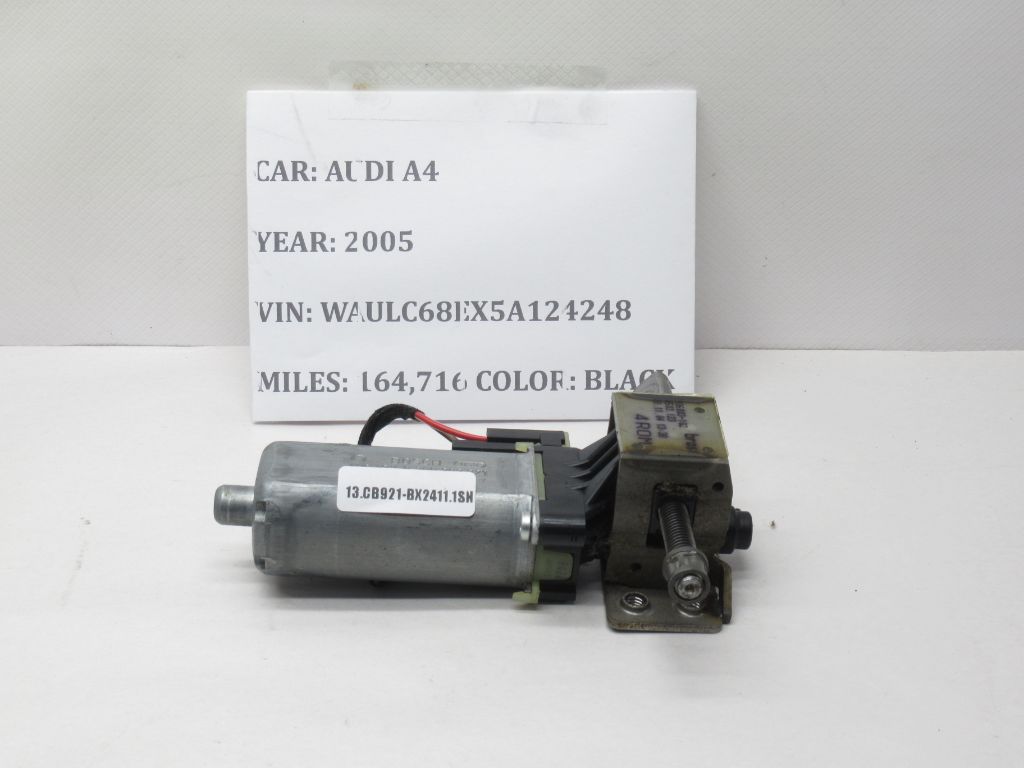 2002-2005 Audi A4 Right Front Side Power  Seat Adjust Motor 0390203221 OEM