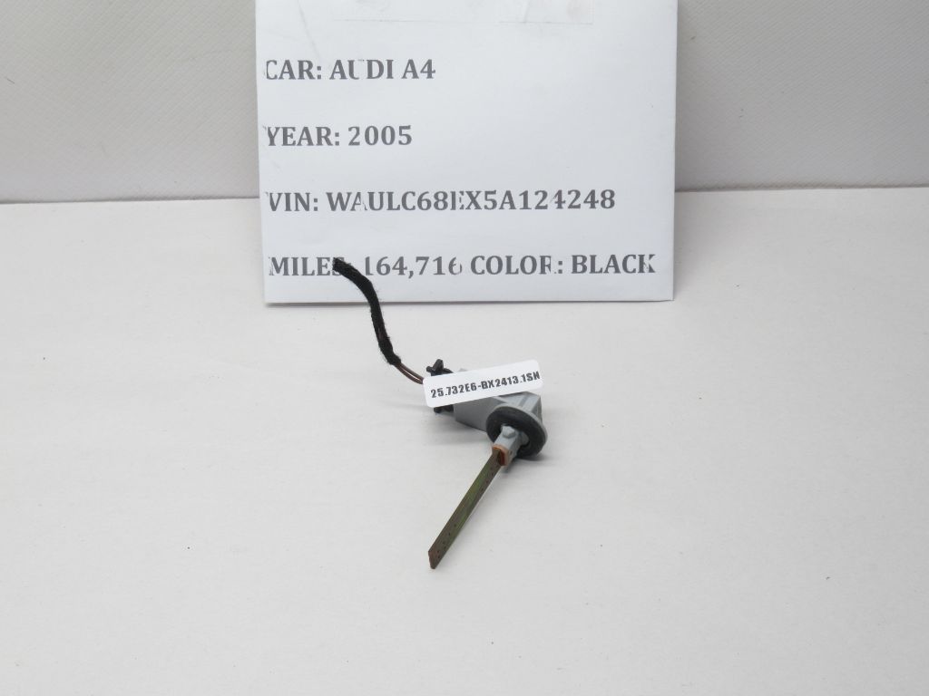 2000-2005 Audi A4 Vent Duct Temperature Sensor 4B0820539 OEM