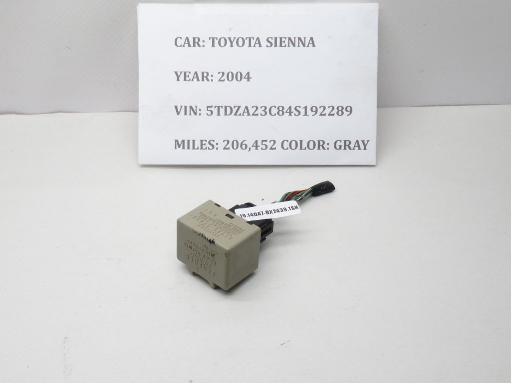 04-11 Toyota Sienna Flasher Signal Hazard Relay  81980-02030 OEM