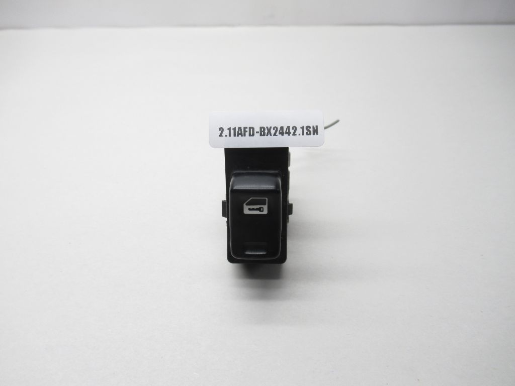 2000-2006 Nissan Sentra RF Door Lock Switch 25210-5M000 OEM