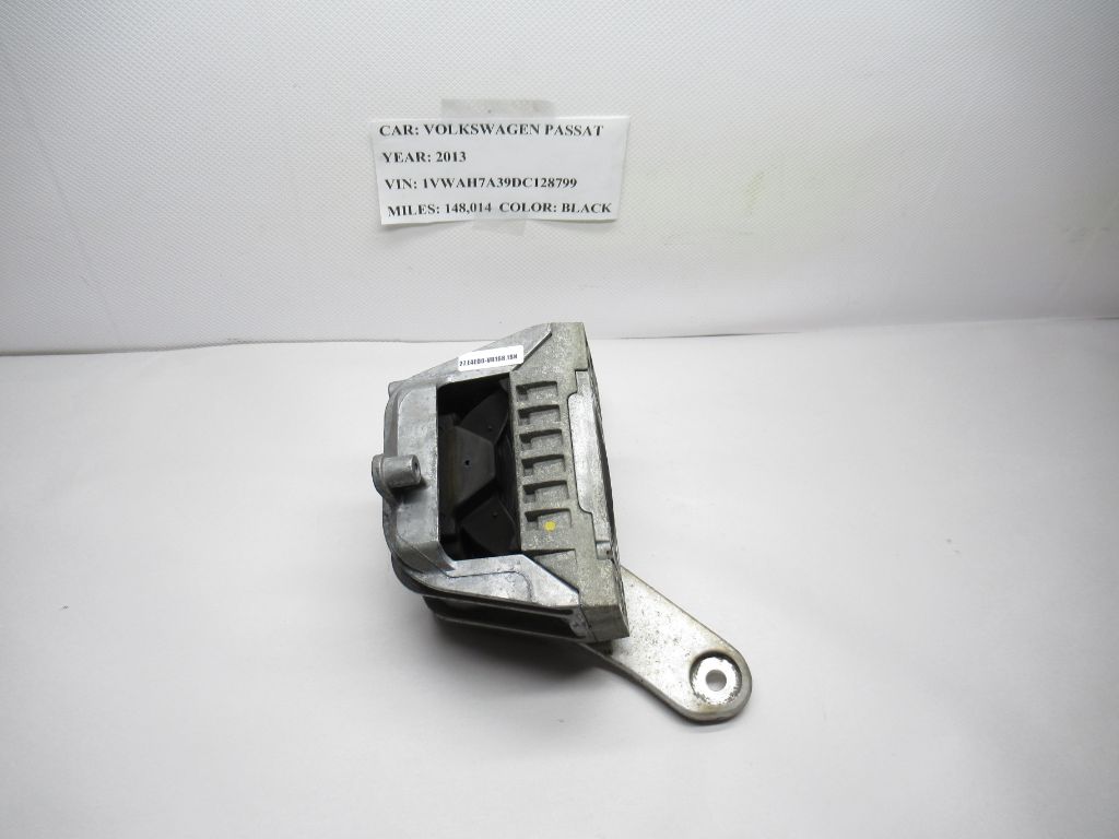 2012-2018 Volkswagen Passat Right Engine Mount 1J0199262DA OEM