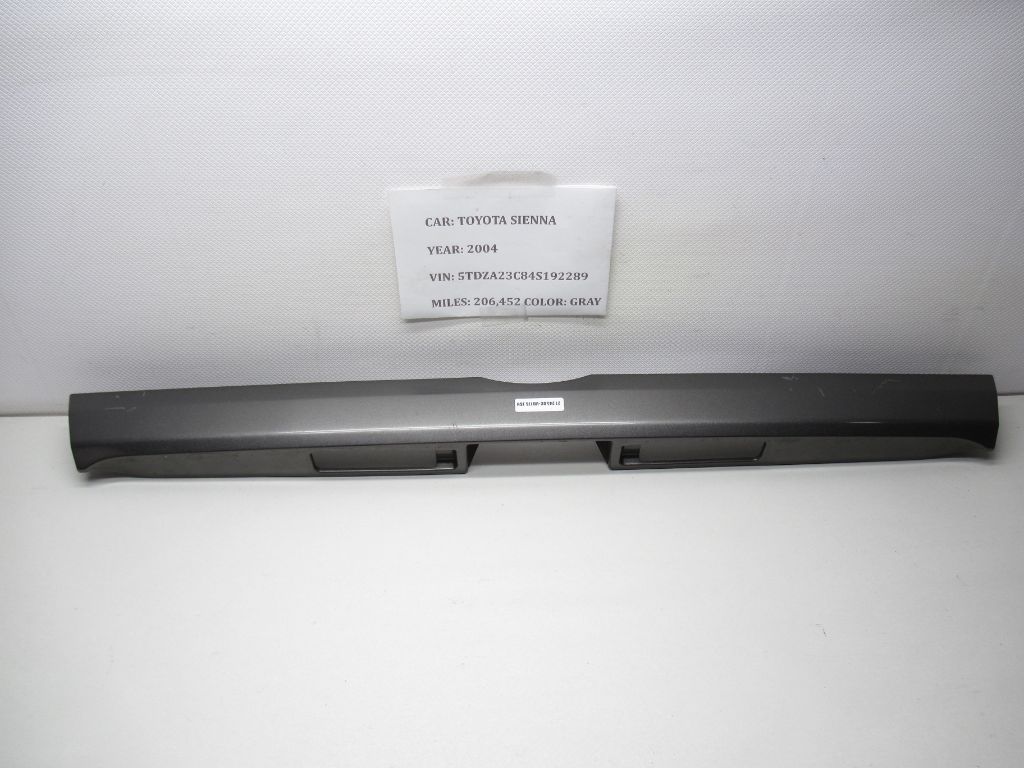 04-10 Toyota Sienna Liftgate Garnish Moulding Trim 76801-AE010 (damaged) OEM