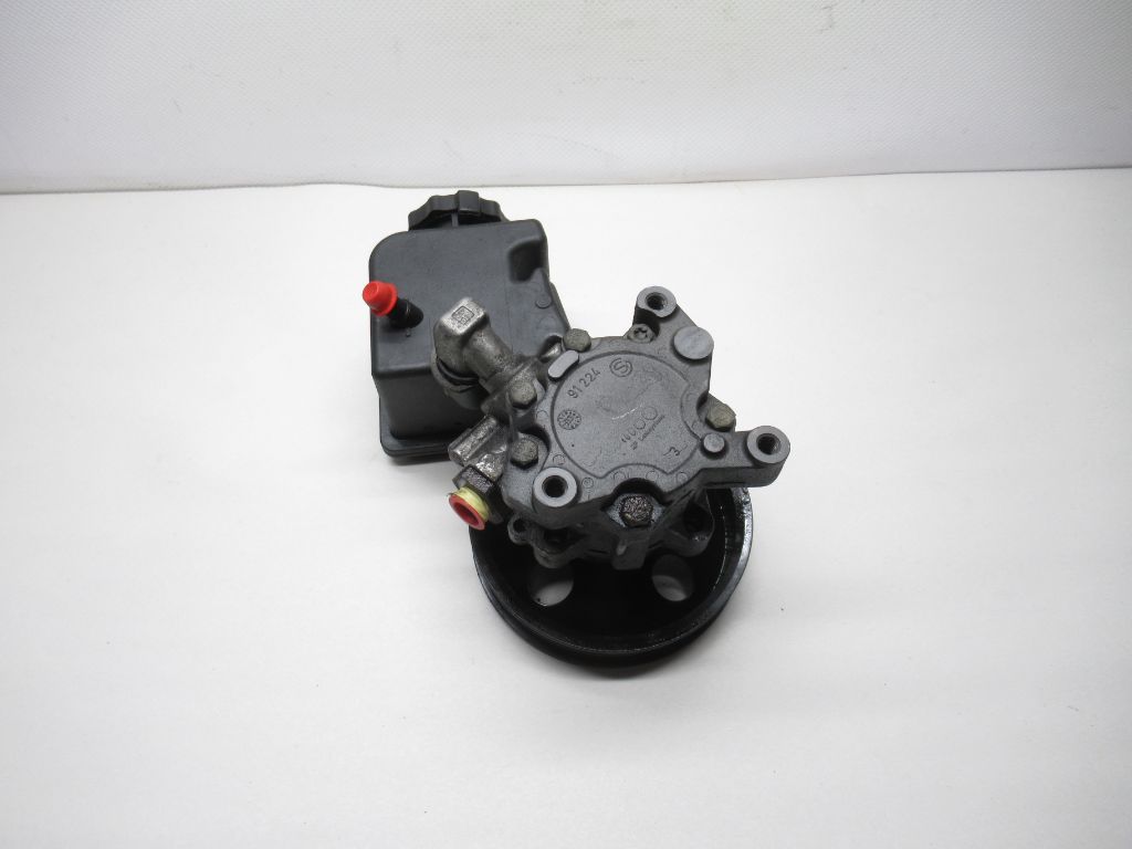 2003-2006 Mercedes-Benz E500 Power Steering Pump Assembly A0044661401 OEM