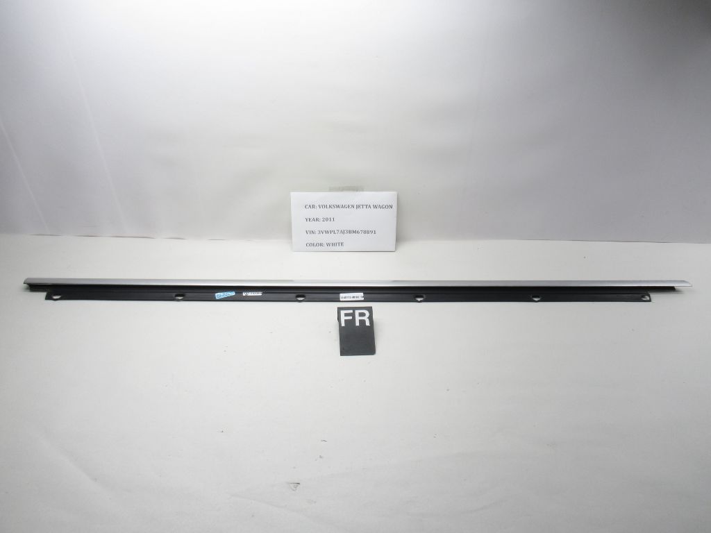 11-14 Volkswagen Jetta Wagon Front Right Door Exterior Molding 1K5 837 476 OEM