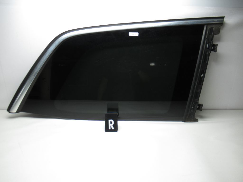 2013-2016 Mercedes GL450 Quarter Window Glass Passenger Rear A1666700150 OEM